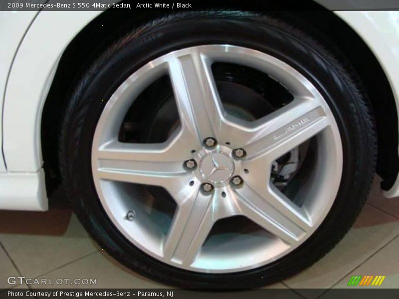 Arctic White / Black 2009 Mercedes-Benz S 550 4Matic Sedan