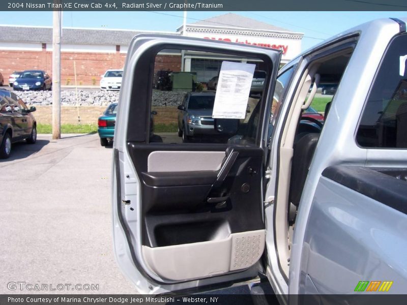 Radiant Silver / Graphite/Titanium 2004 Nissan Titan XE Crew Cab 4x4