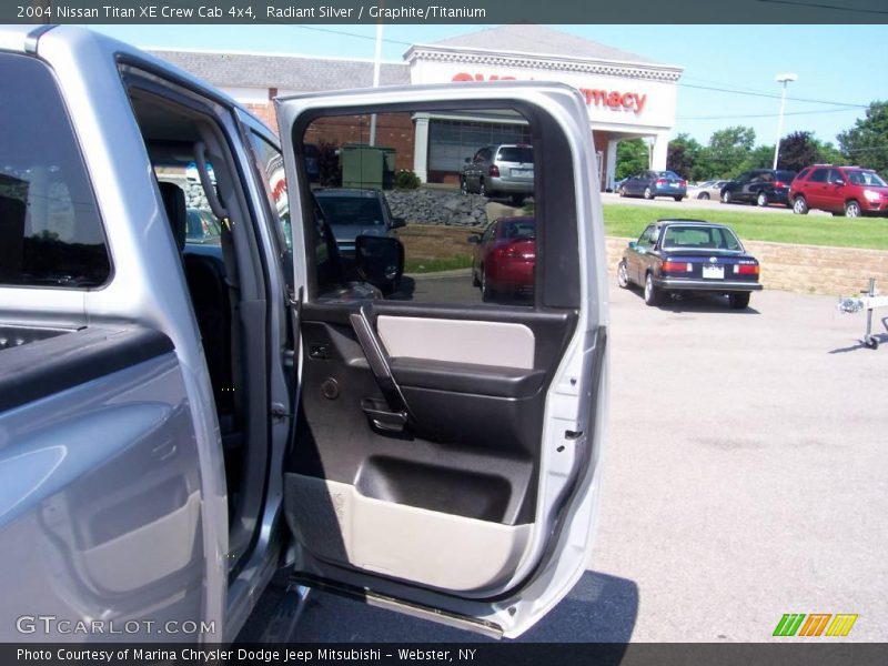Radiant Silver / Graphite/Titanium 2004 Nissan Titan XE Crew Cab 4x4