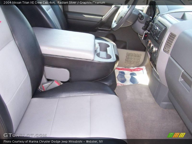 Radiant Silver / Graphite/Titanium 2004 Nissan Titan XE Crew Cab 4x4