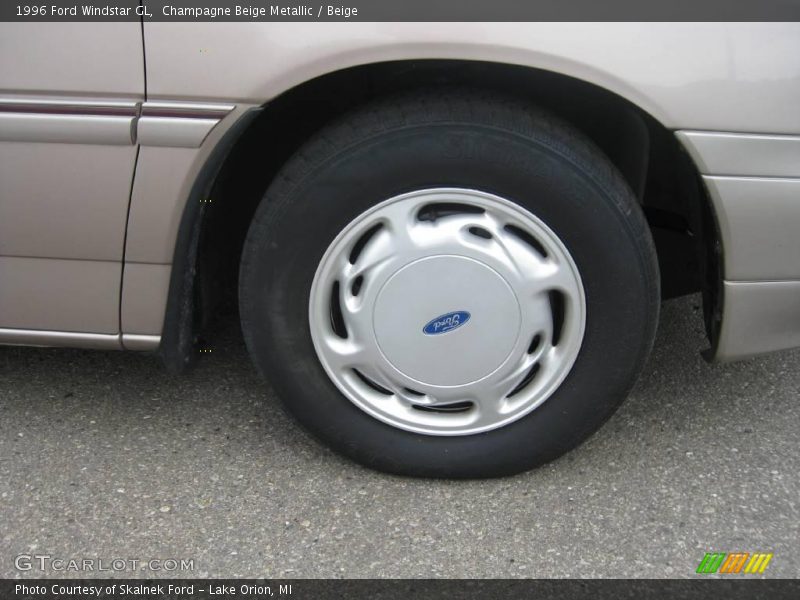Champagne Beige Metallic / Beige 1996 Ford Windstar GL