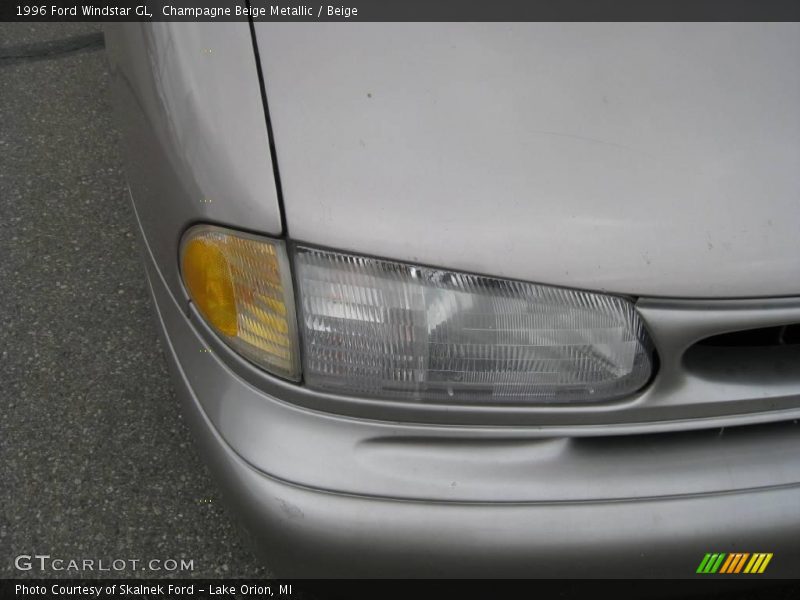 Champagne Beige Metallic / Beige 1996 Ford Windstar GL