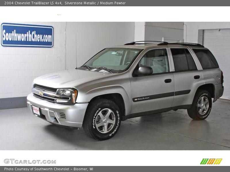 Silverstone Metallic / Medium Pewter 2004 Chevrolet TrailBlazer LS 4x4