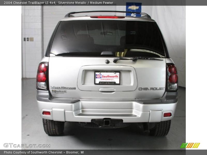 Silverstone Metallic / Medium Pewter 2004 Chevrolet TrailBlazer LS 4x4
