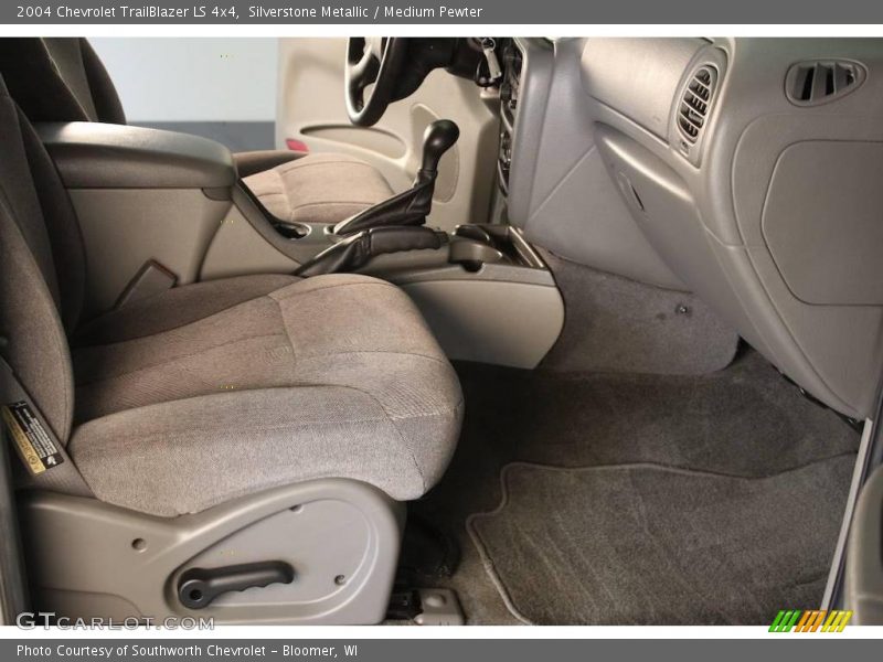 Silverstone Metallic / Medium Pewter 2004 Chevrolet TrailBlazer LS 4x4