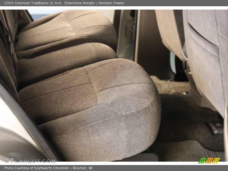 Silverstone Metallic / Medium Pewter 2004 Chevrolet TrailBlazer LS 4x4