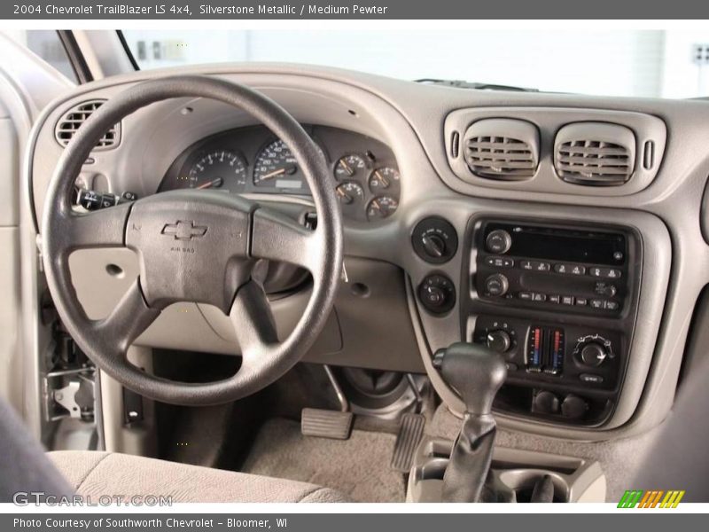 Silverstone Metallic / Medium Pewter 2004 Chevrolet TrailBlazer LS 4x4