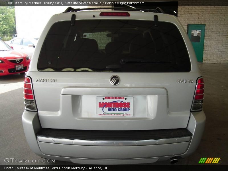 Satellite Silver Metallic / Pebble/Light Parchment 2006 Mercury Mariner Luxury 4WD