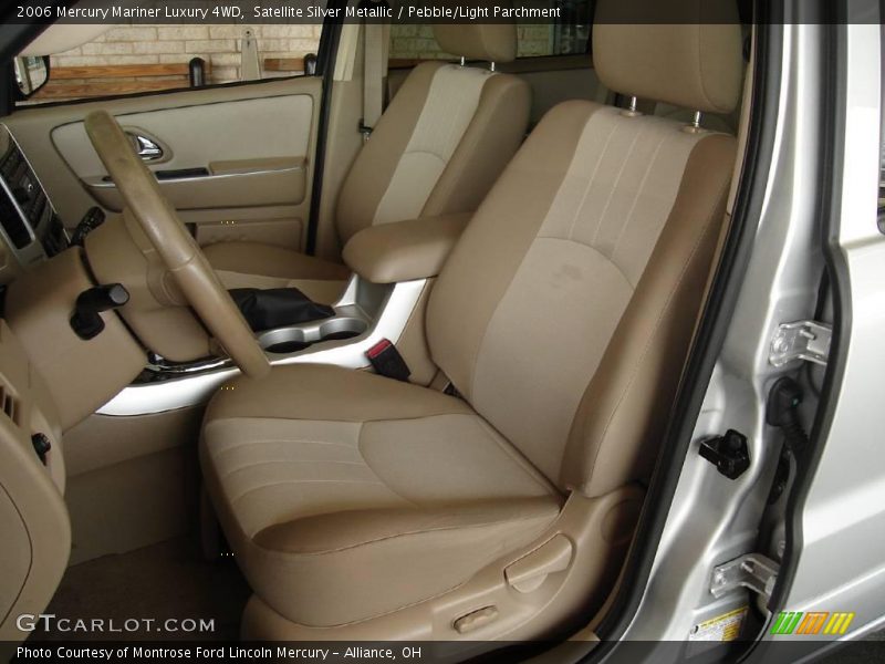 Satellite Silver Metallic / Pebble/Light Parchment 2006 Mercury Mariner Luxury 4WD
