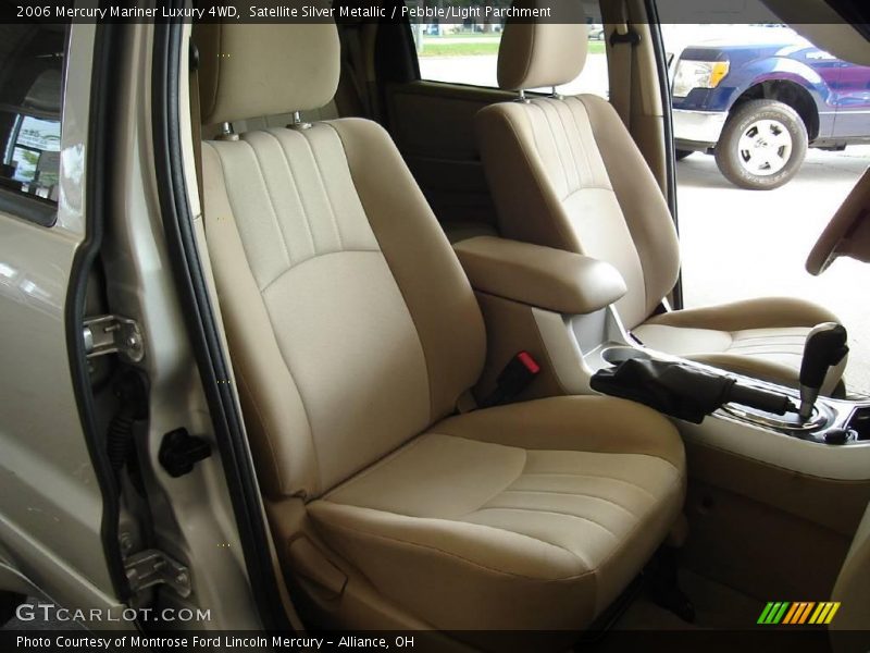 Satellite Silver Metallic / Pebble/Light Parchment 2006 Mercury Mariner Luxury 4WD