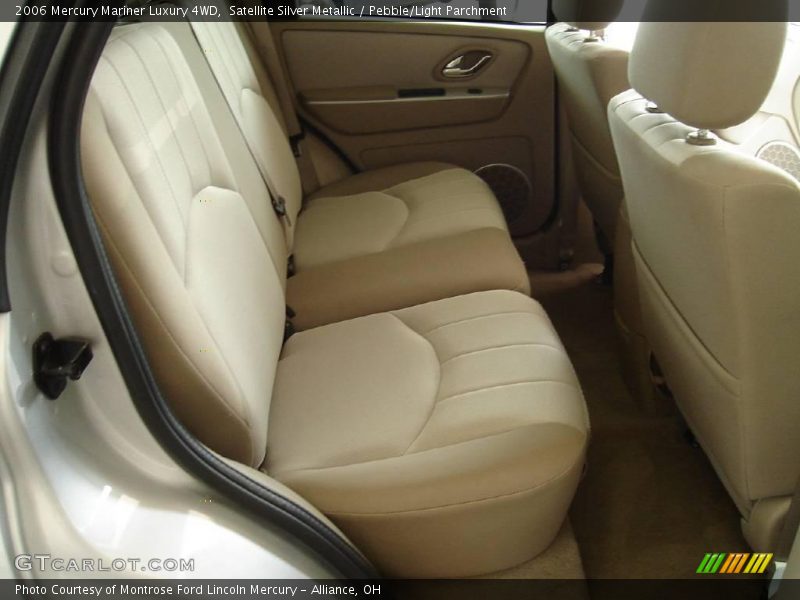 Satellite Silver Metallic / Pebble/Light Parchment 2006 Mercury Mariner Luxury 4WD