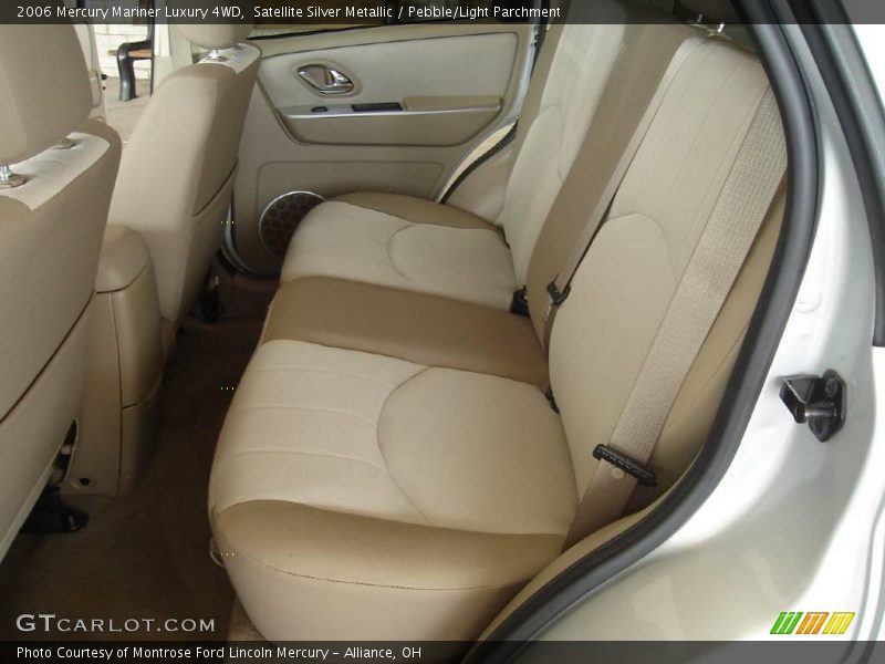 Satellite Silver Metallic / Pebble/Light Parchment 2006 Mercury Mariner Luxury 4WD