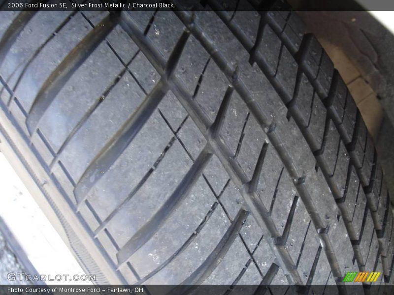 Silver Frost Metallic / Charcoal Black 2006 Ford Fusion SE