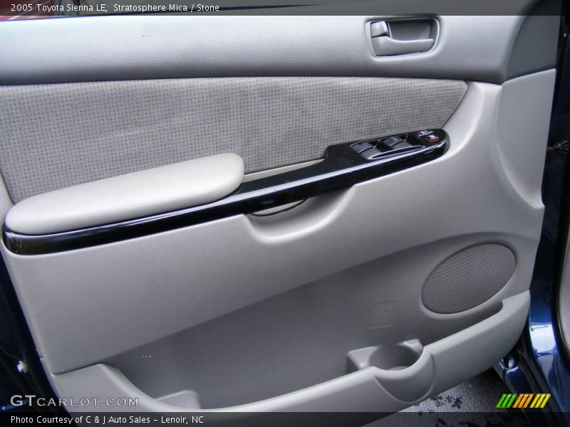 Stratosphere Mica / Stone 2005 Toyota Sienna LE