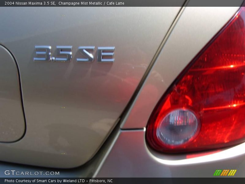 Champagne Mist Metallic / Cafe Latte 2004 Nissan Maxima 3.5 SE