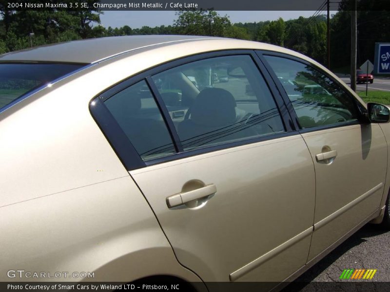 Champagne Mist Metallic / Cafe Latte 2004 Nissan Maxima 3.5 SE