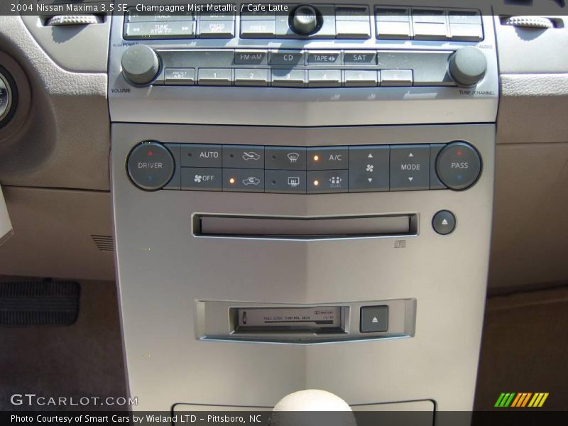 Champagne Mist Metallic / Cafe Latte 2004 Nissan Maxima 3.5 SE