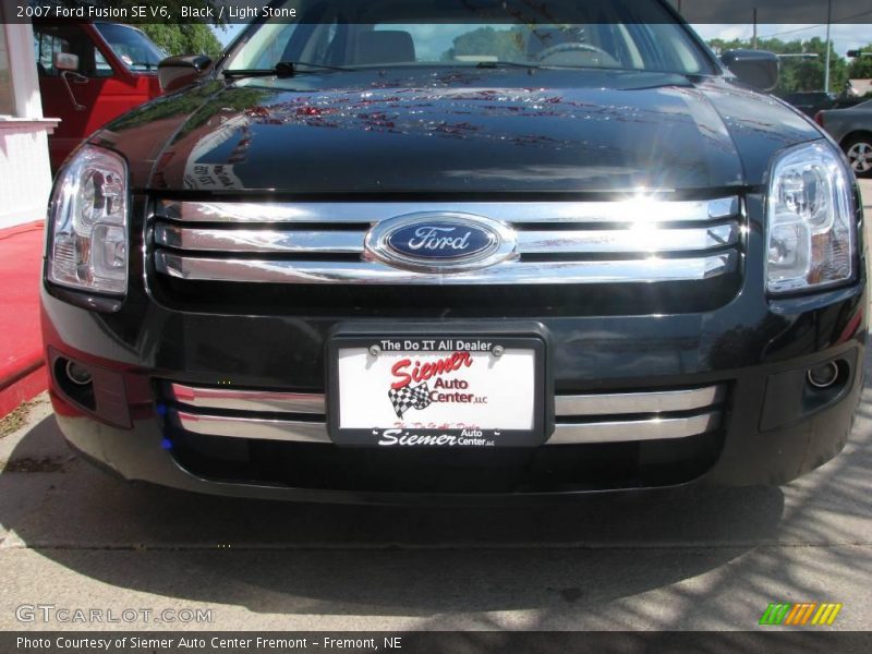 Black / Light Stone 2007 Ford Fusion SE V6