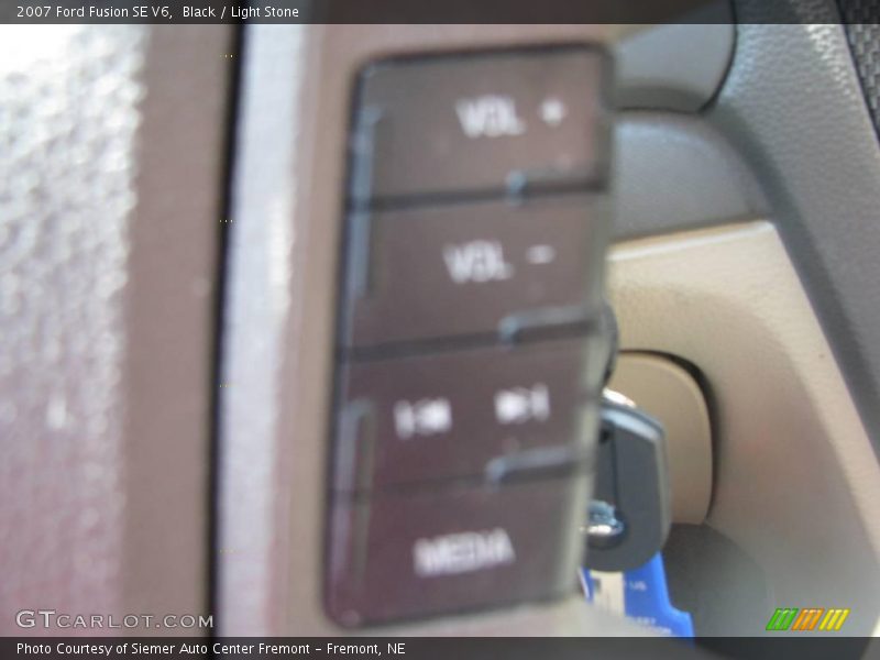 Black / Light Stone 2007 Ford Fusion SE V6