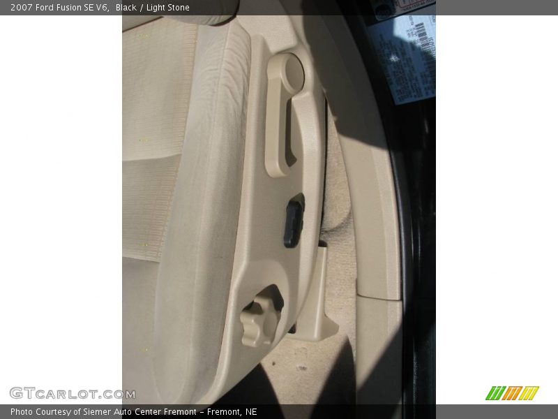 Black / Light Stone 2007 Ford Fusion SE V6