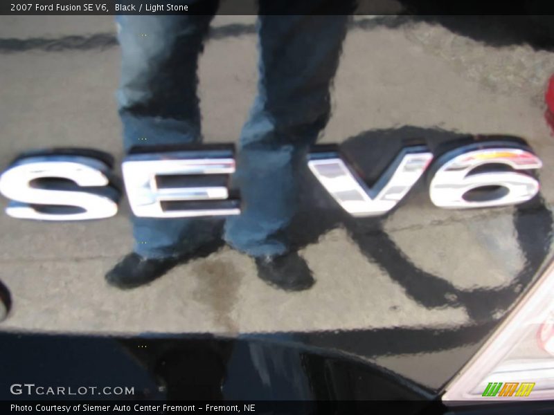 Black / Light Stone 2007 Ford Fusion SE V6