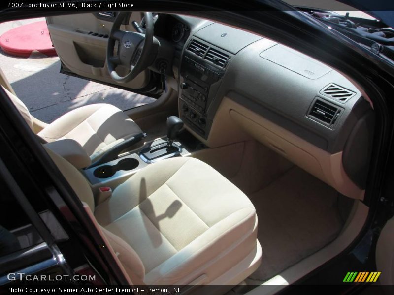 Black / Light Stone 2007 Ford Fusion SE V6