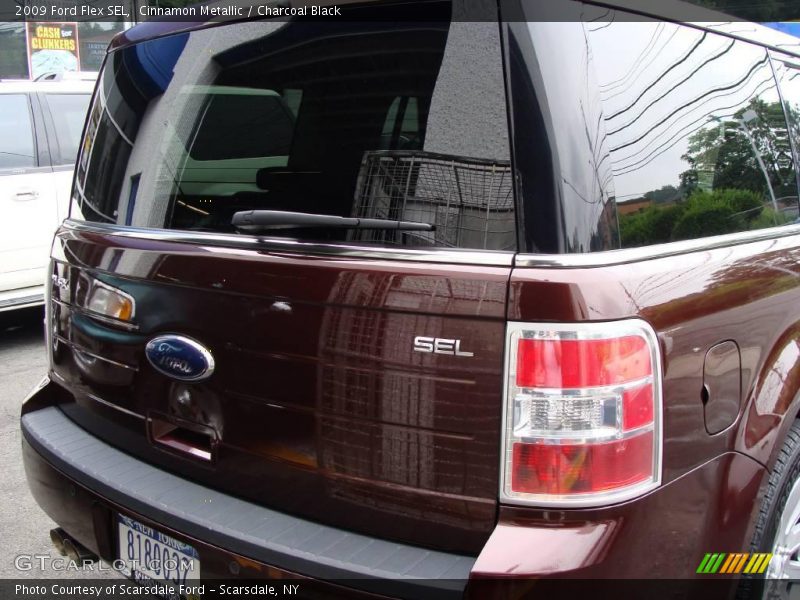 Cinnamon Metallic / Charcoal Black 2009 Ford Flex SEL