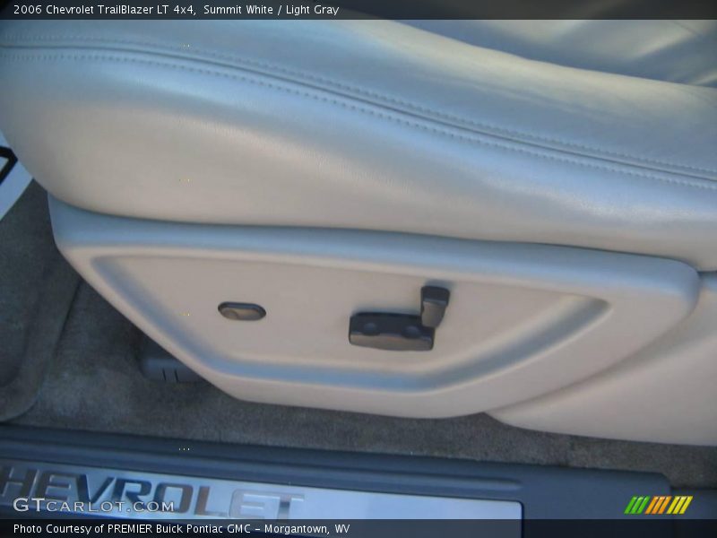 Summit White / Light Gray 2006 Chevrolet TrailBlazer LT 4x4