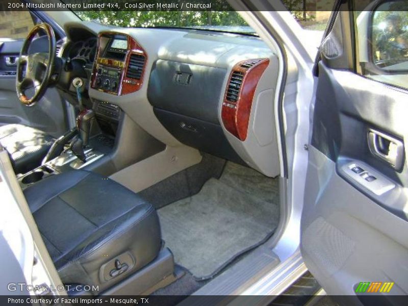 Cool Silver Metallic / Charcoal 2004 Mitsubishi Montero Limited 4x4