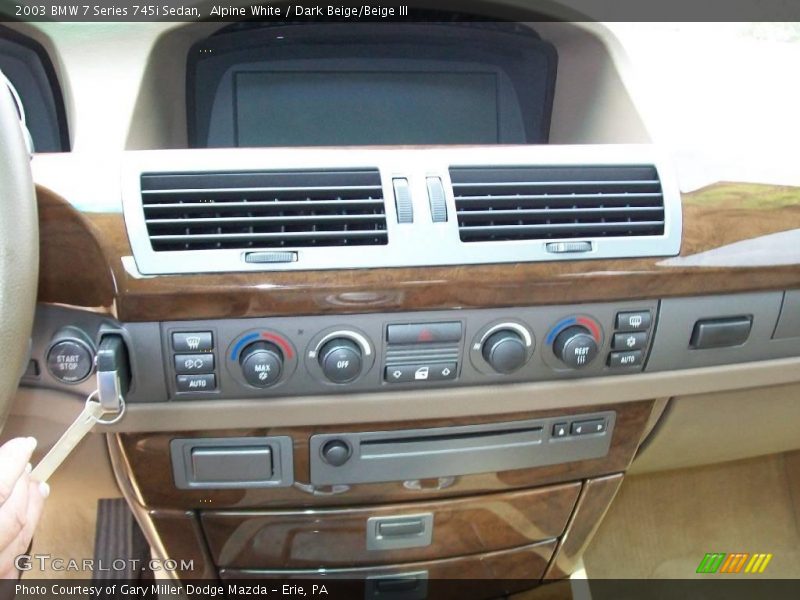 Alpine White / Dark Beige/Beige III 2003 BMW 7 Series 745i Sedan