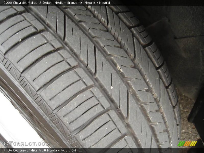 Medium Bronzemist Metallic / Neutral 2000 Chevrolet Malibu LS Sedan