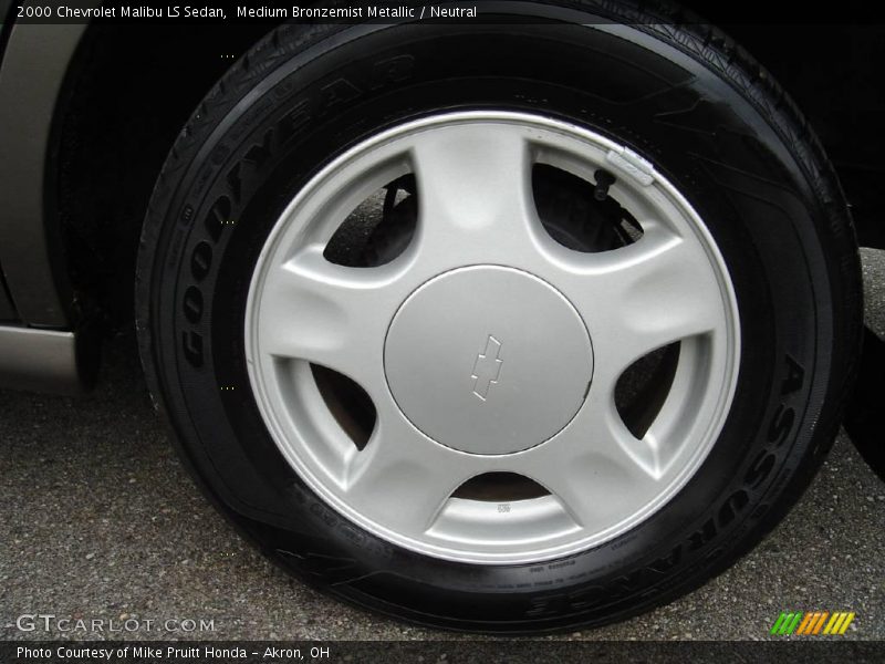 Medium Bronzemist Metallic / Neutral 2000 Chevrolet Malibu LS Sedan