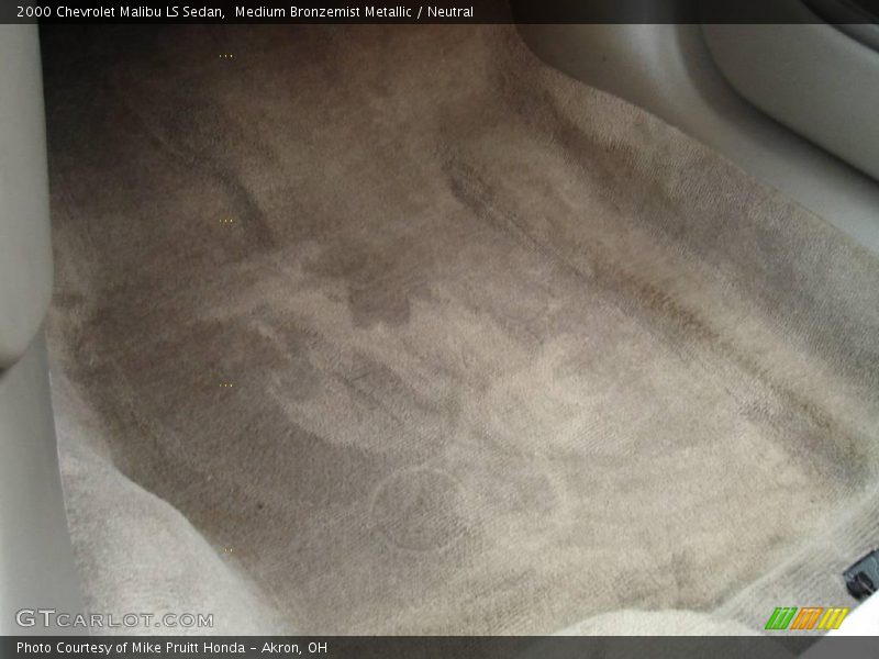 Medium Bronzemist Metallic / Neutral 2000 Chevrolet Malibu LS Sedan