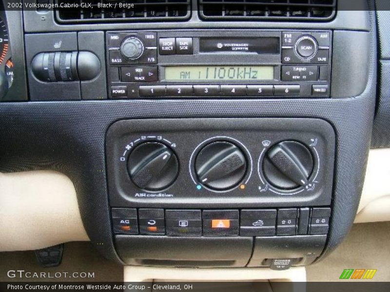 Black / Beige 2002 Volkswagen Cabrio GLX