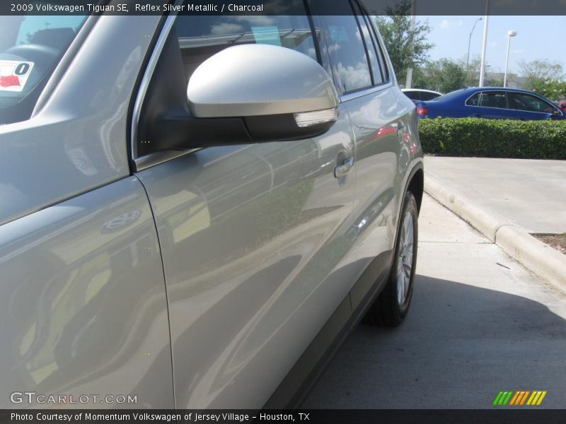 Reflex Silver Metallic / Charcoal 2009 Volkswagen Tiguan SE