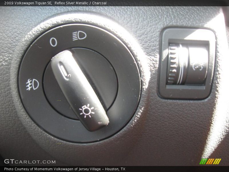 Reflex Silver Metallic / Charcoal 2009 Volkswagen Tiguan SE