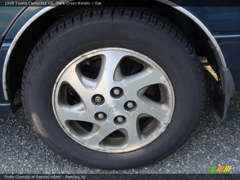 Dark Green Metallic / Oak 1998 Toyota Camry XLE V6