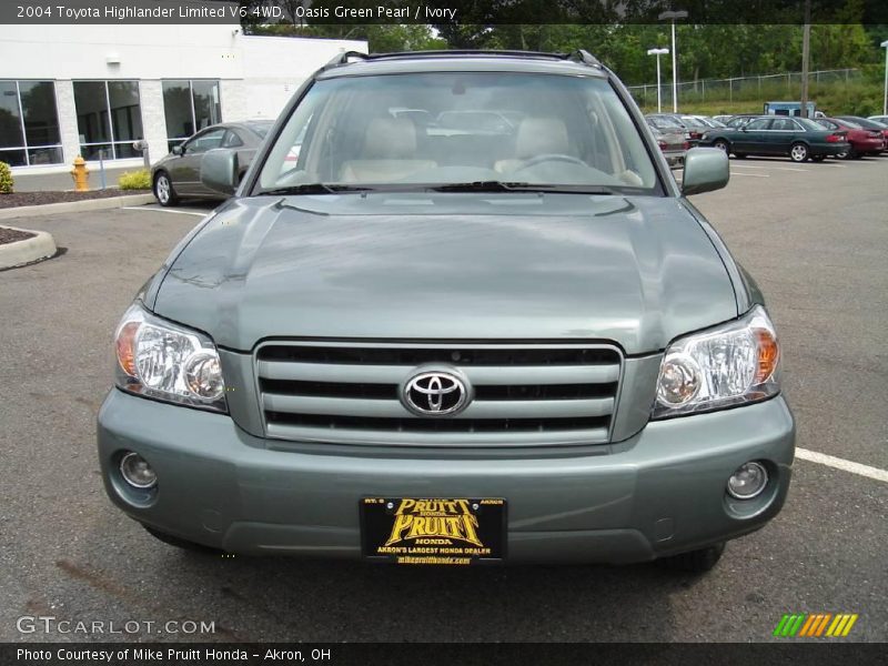 Oasis Green Pearl / Ivory 2004 Toyota Highlander Limited V6 4WD