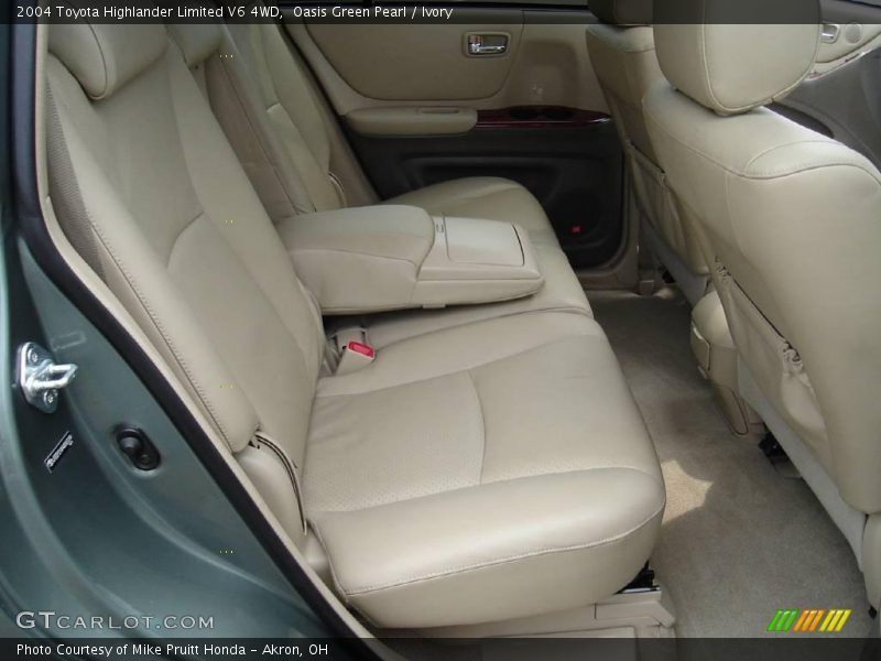Oasis Green Pearl / Ivory 2004 Toyota Highlander Limited V6 4WD