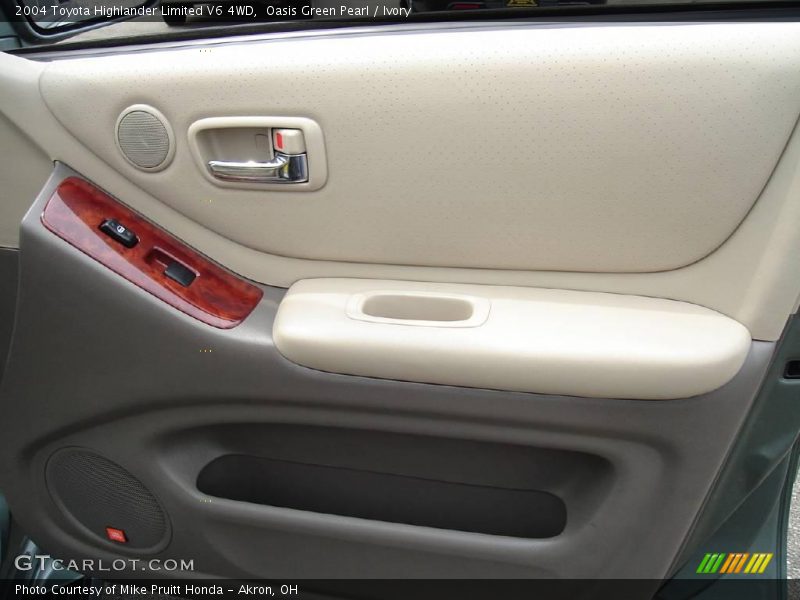 Oasis Green Pearl / Ivory 2004 Toyota Highlander Limited V6 4WD
