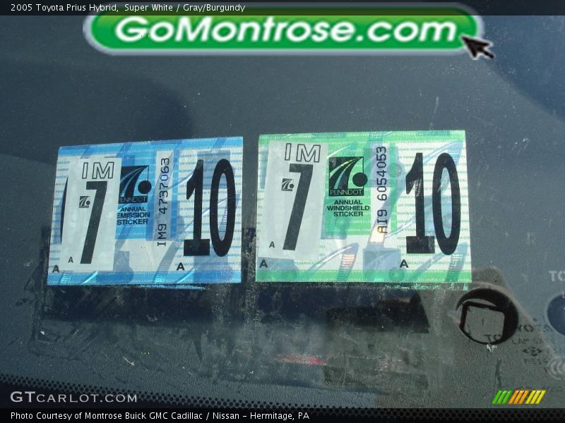 Super White / Gray/Burgundy 2005 Toyota Prius Hybrid