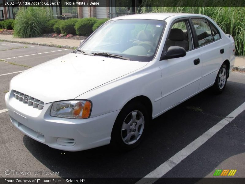 Noble White / Beige 2002 Hyundai Accent GL Sedan