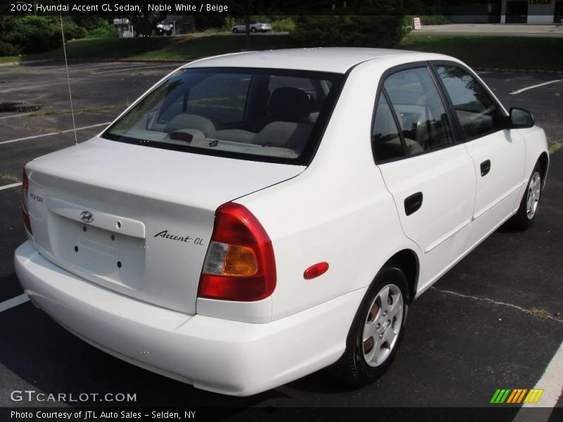 Noble White / Beige 2002 Hyundai Accent GL Sedan
