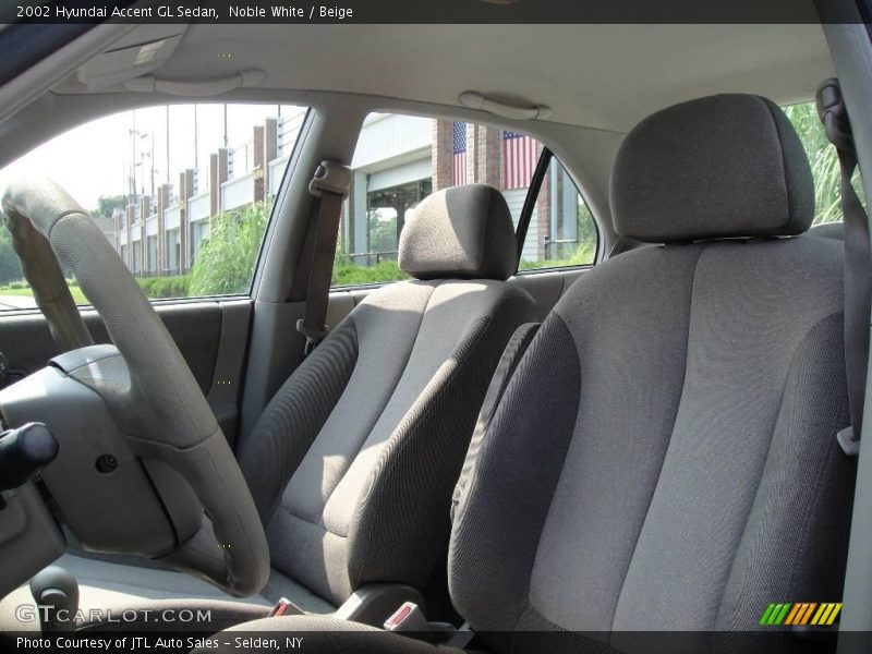 Noble White / Beige 2002 Hyundai Accent GL Sedan