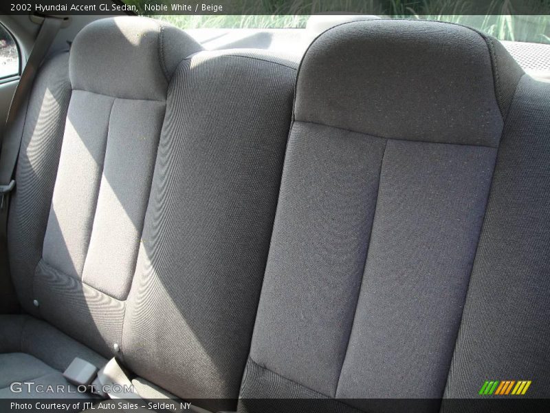 Noble White / Beige 2002 Hyundai Accent GL Sedan