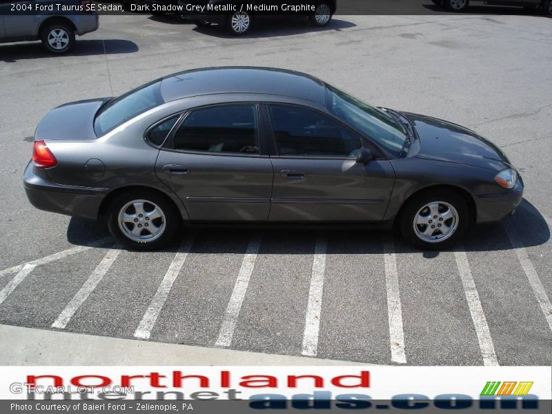 Dark Shadow Grey Metallic / Medium Graphite 2004 Ford Taurus SE Sedan