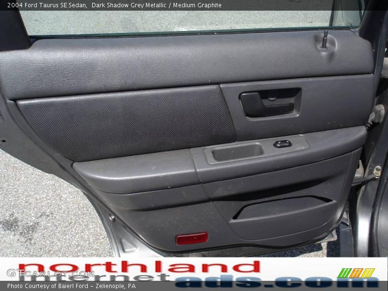 Dark Shadow Grey Metallic / Medium Graphite 2004 Ford Taurus SE Sedan
