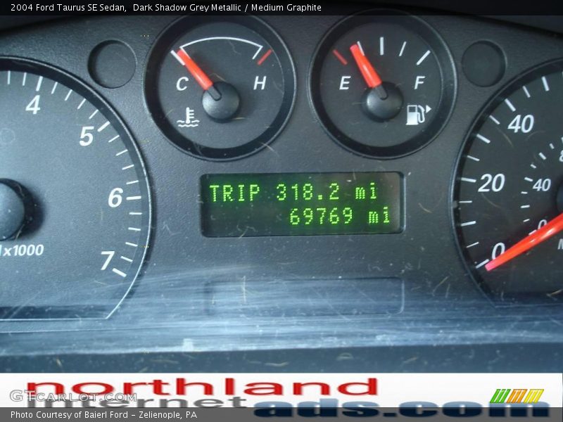 Dark Shadow Grey Metallic / Medium Graphite 2004 Ford Taurus SE Sedan