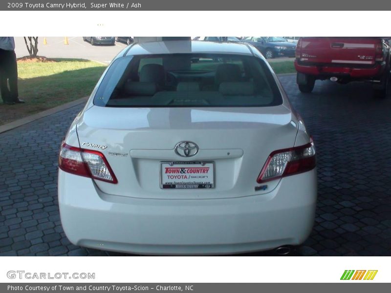Super White / Ash 2009 Toyota Camry Hybrid