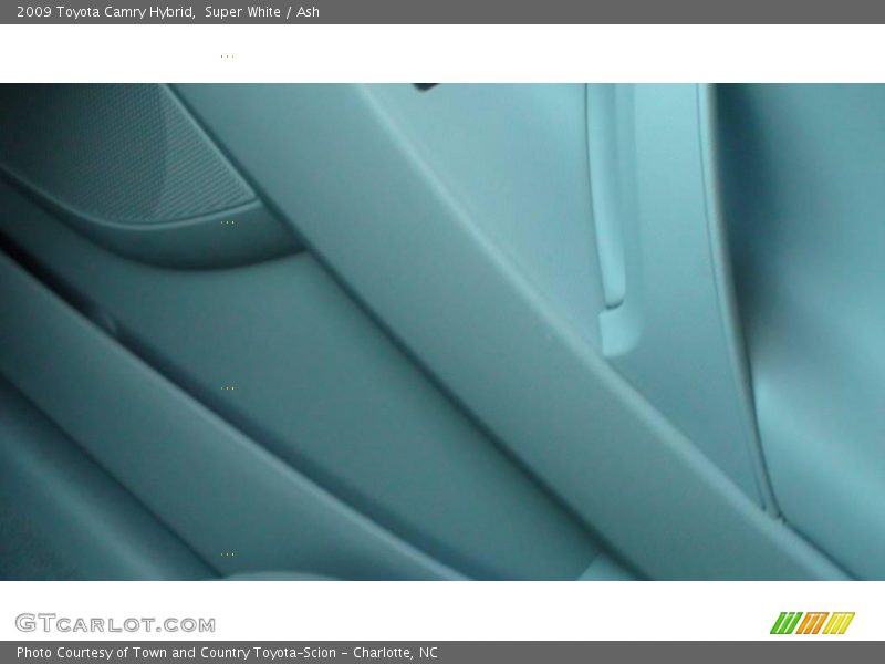 Super White / Ash 2009 Toyota Camry Hybrid